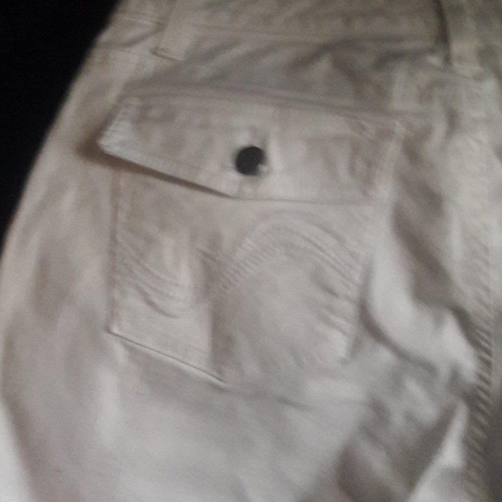 Capri Pants - Picture 4 of 4